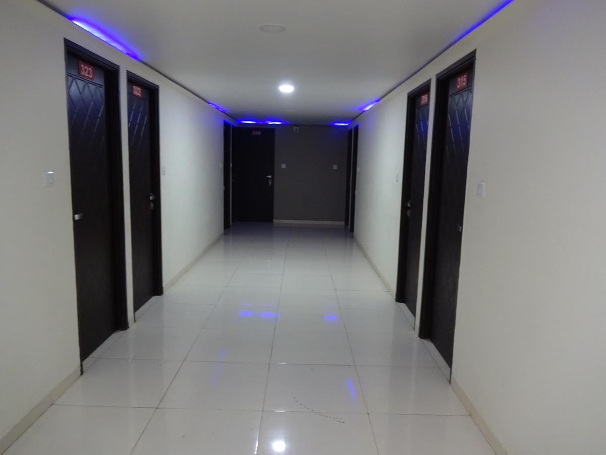 Hotel Royal Inn Ahmedabad Exterior photo